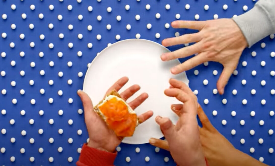 Ryvita NEW TV ad – Hands (Crispbread)