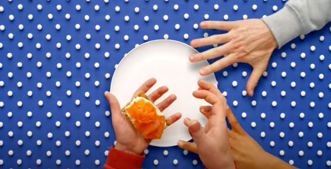 Ryvita NEW TV ad – Hands (Crispbread)